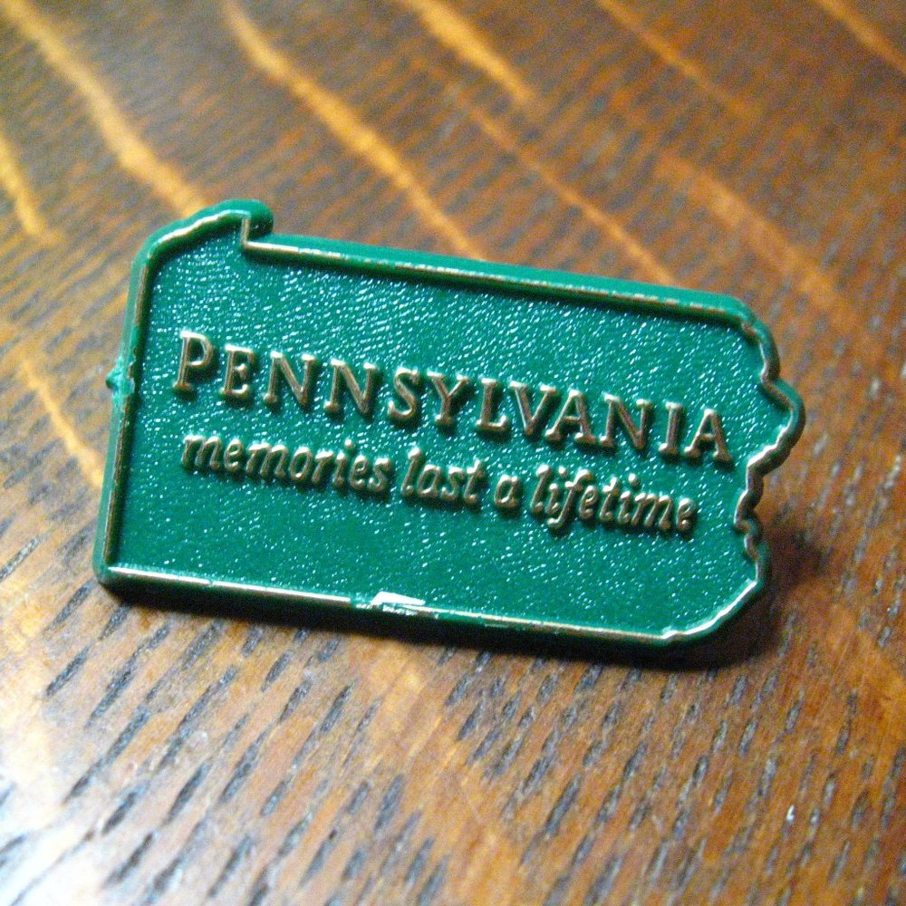 🇺🇸 Pennsylvania Memories Last A Lifetime Vintage Lapel Pin